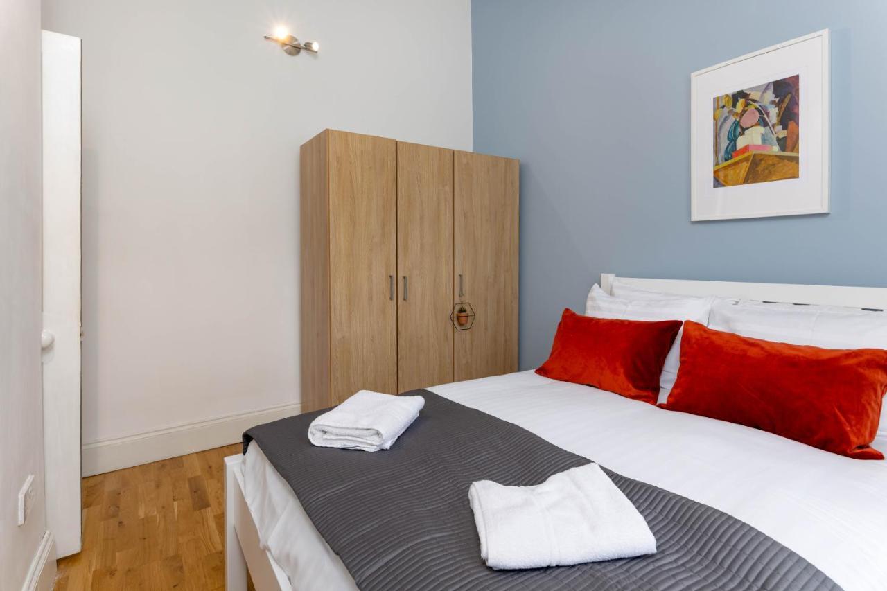 Air Host & Stay - Rockfield House - Sleeps 8 Ліверпуль Екстер'єр фото